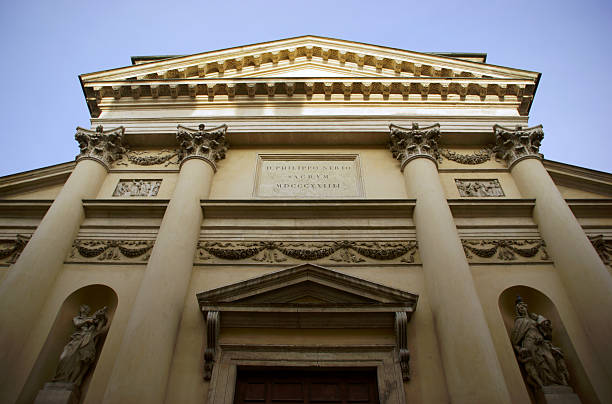 istock Facade of church in Mantova 471851681
