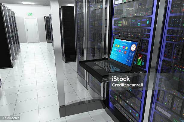 ラップトップコンピューターターミナルサーバールームの産業 - サーバールームのストックフォトや画像を多数ご用意 - サーバールーム, 保安, 防犯システム