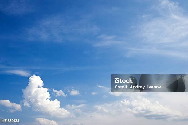 Cielo Y Las Nubes Foto de stock y más banco de imágenes de Abstracto - Abstracto, Aire libre, Azul