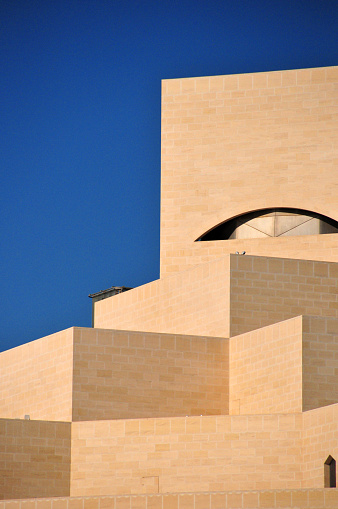 Doha, Qatar: eye of the Museum of Islamic Art - cubes and a hidden dome - architectural icon in Al Corniche - architect I.M. Pei - photo by M.Torres