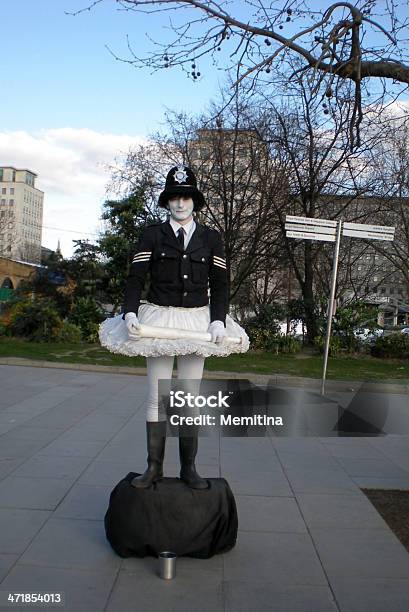 Ballerina Cop - Fotografie stock e altre immagini di Adulto - Adulto, Ambientazione esterna, Arte di strada