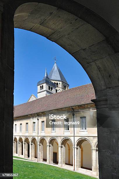 Cluny - Fotografias de stock e mais imagens de Museu - Museu, Abadia, Antigo