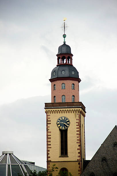 istock Church and Skyscraper, Frankfurt, Germany 471855545