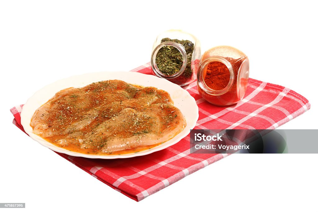 날것 양념한 닭 가슴살, 스파이시즈 - 로열티 프리 건강에 좋지 않은 음식 스톡 사진