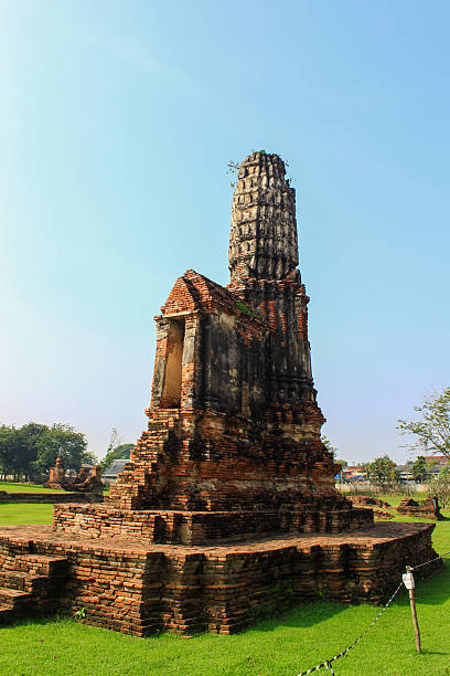 пагода в храм ват чайваттханарам, аюттхая, таиланд - wat chaiwattanaram стоковые фото и изображения