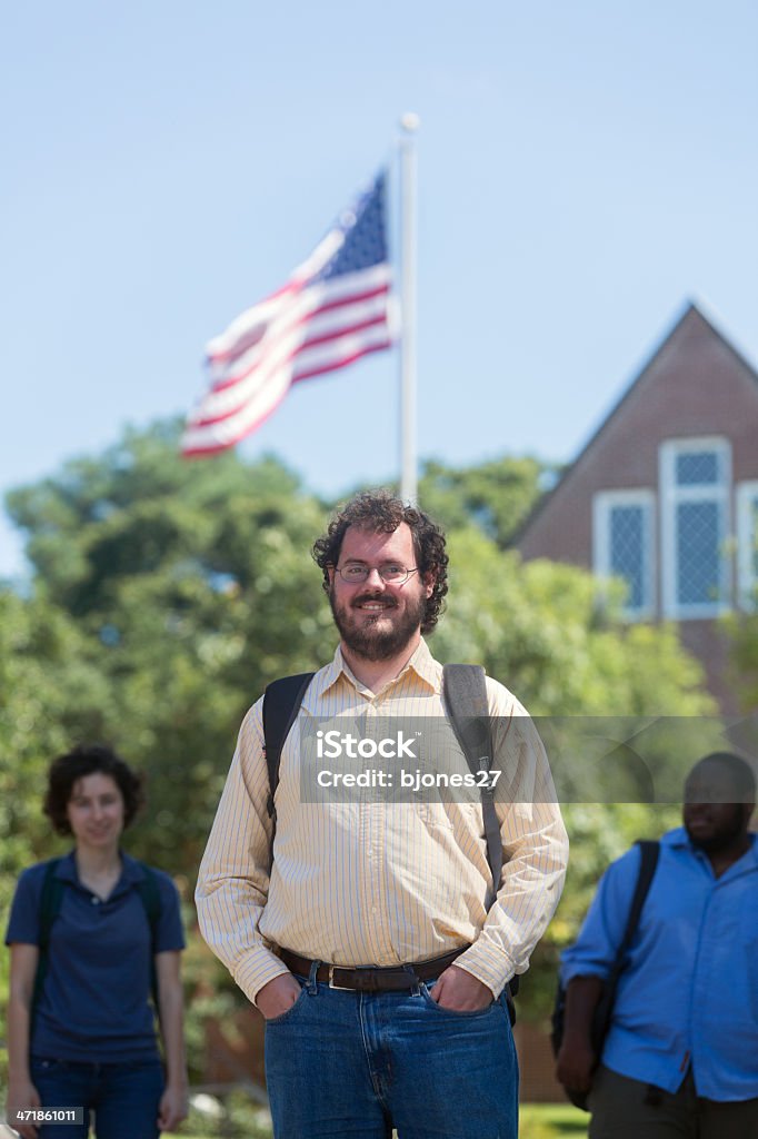 Studenti nel Campus - Foto stock royalty-free di Adolescenza