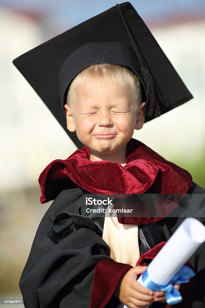 happy kid diplômés - Photo de Art du portrait libre de droits