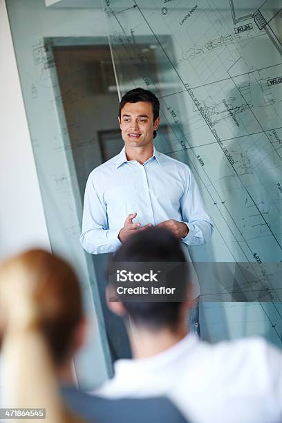 Sensación Positivos Acerca De Su Proyecto Presentación Foto de stock y más banco de imágenes de Investigación de mercados