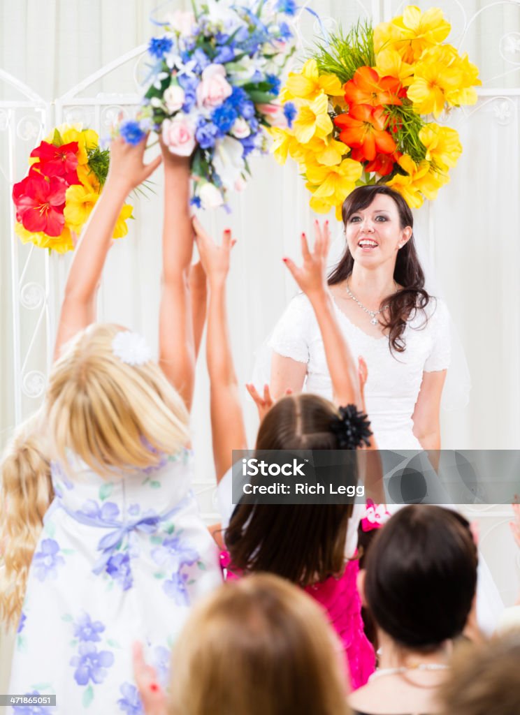 Braut werfen Bouquet - Lizenzfrei Aktivitäten und Sport Stock-Foto