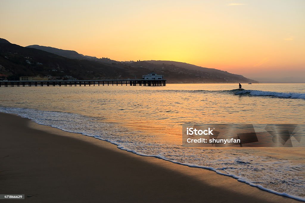 Malibu: Pier nascer do sol - Foto de stock de Condado de Los Angeles royalty-free