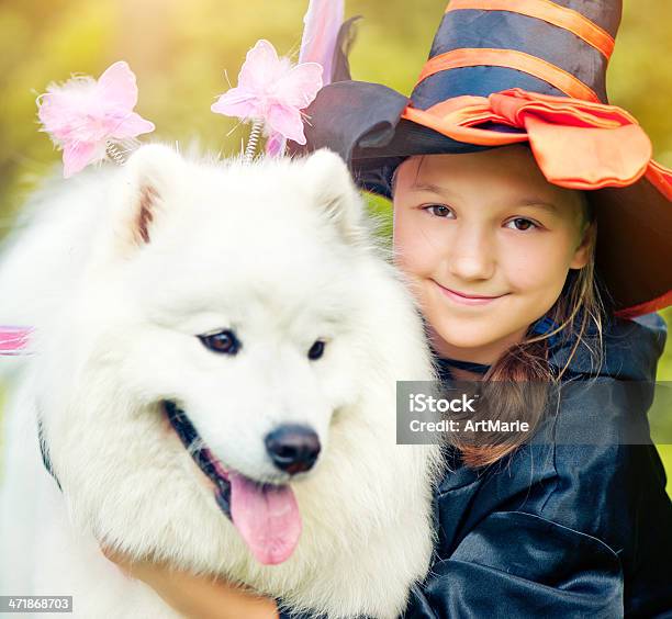 Halloween Dziecko - zdjęcia stockowe i więcej obrazów Biały - Biały, Cukierek, Cukierek albo psikus