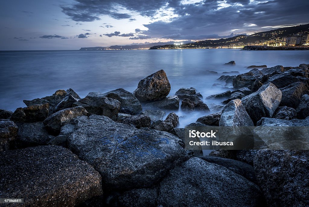 Mare dell'Italia, Liguria, Varazze a notte. - Foto stock royalty-free di Acqua