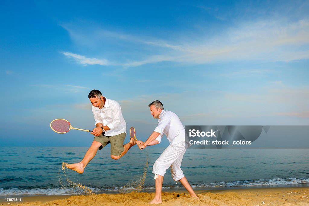 Diversión con raquetas de bádminton - Foto de stock de 25-29 años libre de derechos