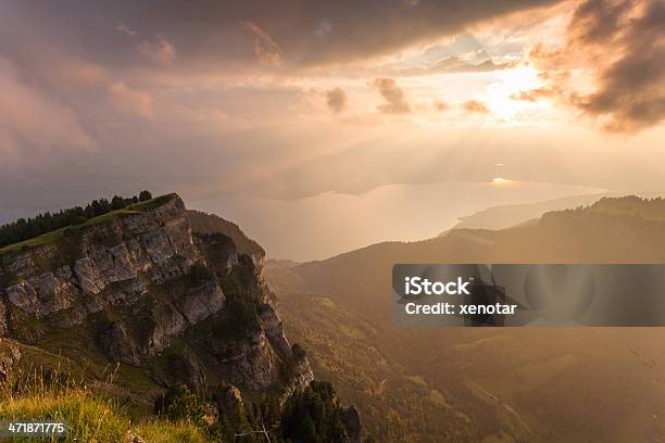 Прекрасные Пик Закате На Швейцарские Альпы — стоковые фотографии и другие картинки Lake Thun - Lake Thun, Без людей, Берн