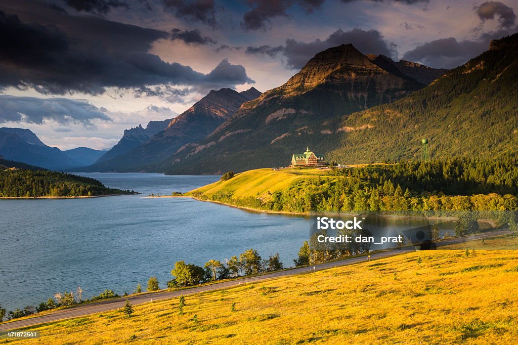 Parque nacional de lagos Waterton - Foto de stock de Lago libre de derechos