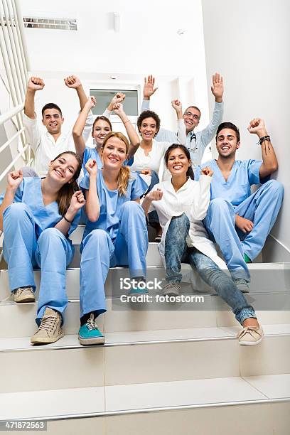 Medizinstudenten Und Team Stockfoto und mehr Bilder von Krankenpflegepersonal - Krankenpflegepersonal, Zusammenarbeit, Menschengruppe