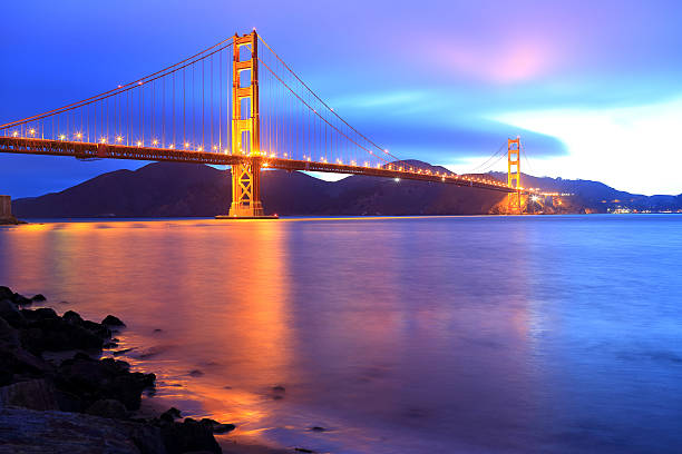 san サンフランシスコ: ゴールデンゲートブリッジ - san francisco county suspension bridge cityscape marin tower ストックフォトと画像