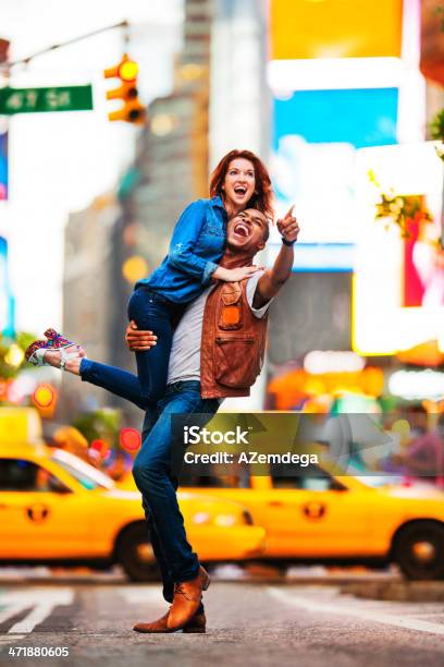 Couple In New York Stock Photo - Download Image Now - New York City, Couple - Relationship, Times Square - Manhattan