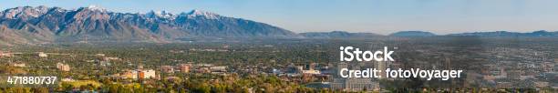 Salt Lake City Super Al Atardecer Panorama De Un Paisaje De La Ciudad Y De Las Montañas De Utah Foto de stock y más banco de imágenes de Salt Lake City