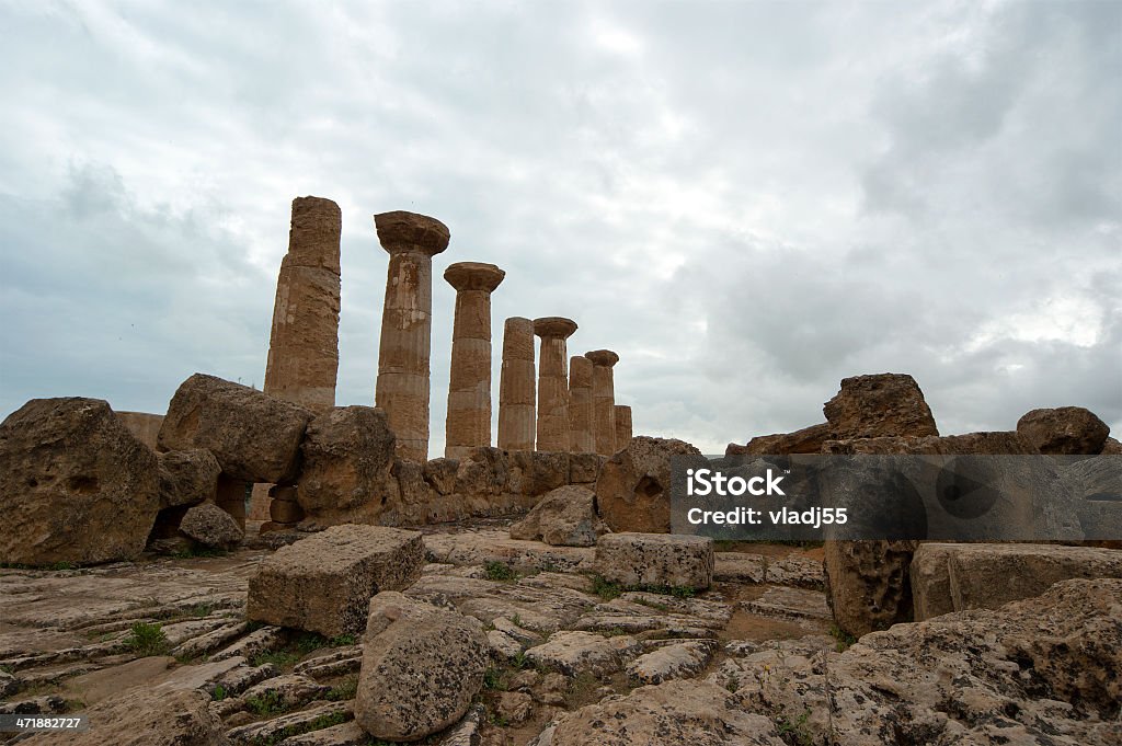 Ruines de l'antique temple grec Hercule (V à VI siècle avant Jésus-Christ) - Photo de Agrigente libre de droits