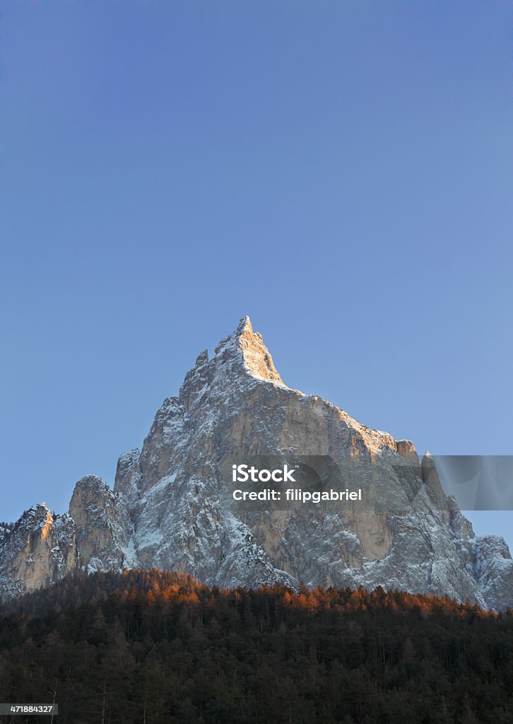 Montagna innevata Alpe di Siusi, - Foto de stock de Friuli-Venezia Giulia royalty-free