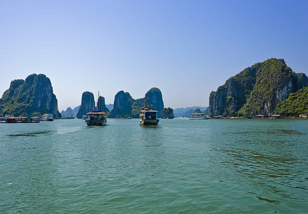 istock Halong bay, Vietnam 471885217