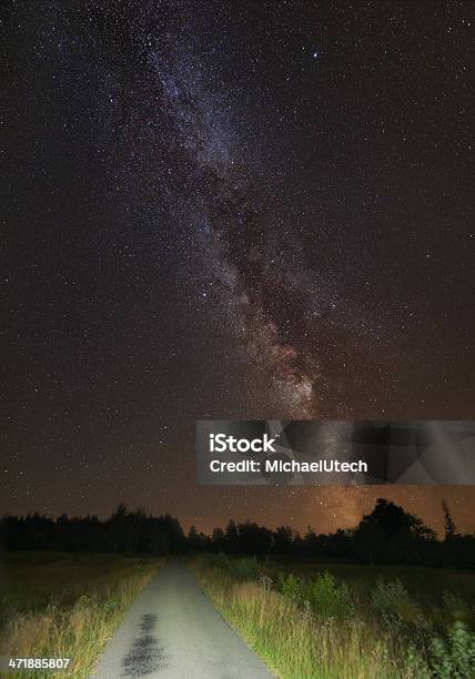 Sommer Milchstraße Und Road Stockfoto und mehr Bilder von Eifel - Eifel, Astrofotografie, Astronomie