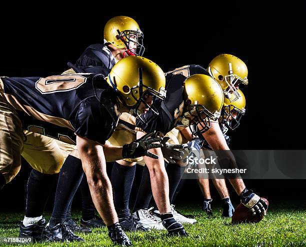 American Football Playerfutter Stockfoto und mehr Bilder von Amerikanischer College-Football - Amerikanischer College-Football, Amerikanischer Football, Quarterback