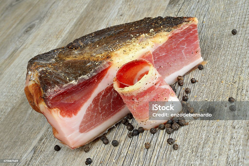 Con Traminer bacon - Foto stock royalty-free di Composizione orizzontale