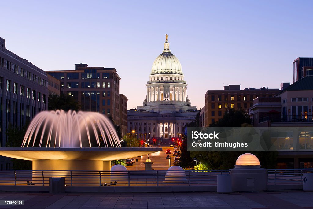 Madison, Wisconsin capitol building at night Madison, Wisconsin capitol building at night with fountain. Canon 6D on tripod. Adobe RGB color profile.   Madison - Wisconsin Stock Photo