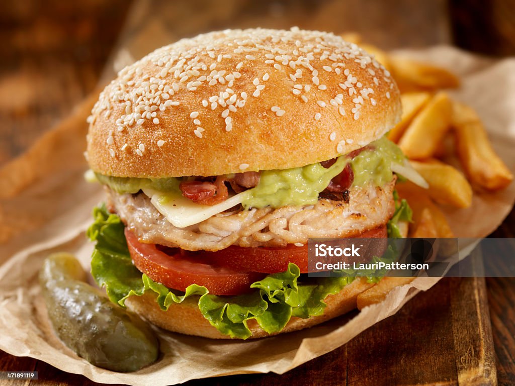 El Guacamole tocino hamburguesa de pavo - Foto de stock de Patatas Fritas - Tentempié libre de derechos
