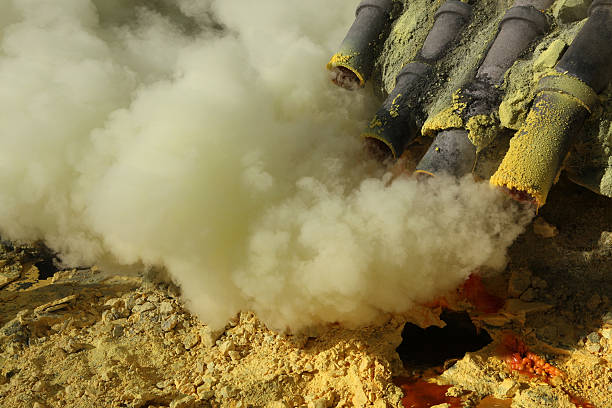 istock Sulphur mines at Ijen Crater, East Java, Indonesia 471892072