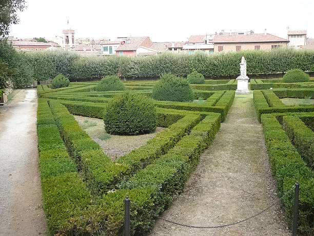 istock San Quirico Orcia, Tuscany, Italy 471892695