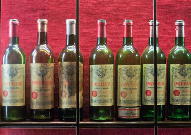 chateau petrus vinho - high priced - fotografias e filmes do acervo