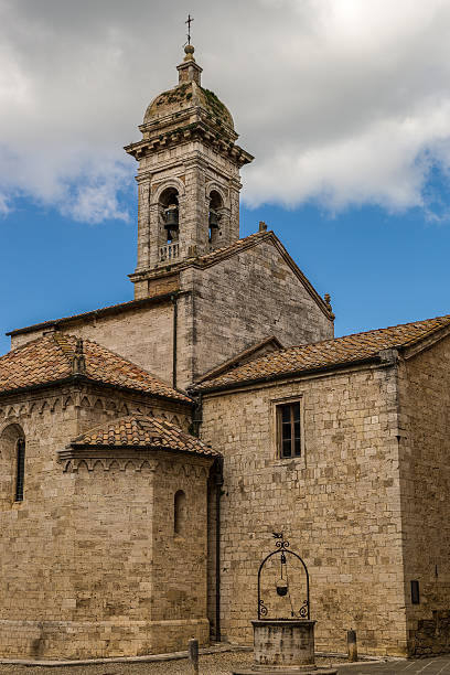 istock Church in Montepulciano, Italy 471894138