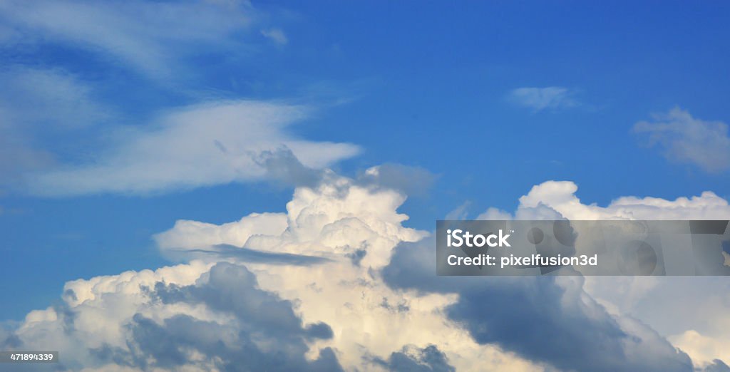 Облачный пейзаж - Стоковые фото Белый роялти-фри