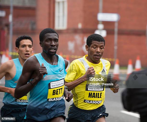 Długodystansowych Biegaczy - zdjęcia stockowe i więcej obrazów Haile Gebrselassie - Haile Gebrselassie, Afrykanin, Ayad Lamdassem