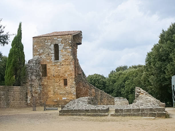 istock San Quirico Orcia, Tuscany, Italy 471897033