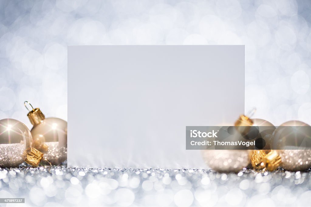 Cartolina di Natale con decorazione di Gioielli scintillanti Bokeh inverno oro - Foto stock royalty-free di Cartolina di auguri
