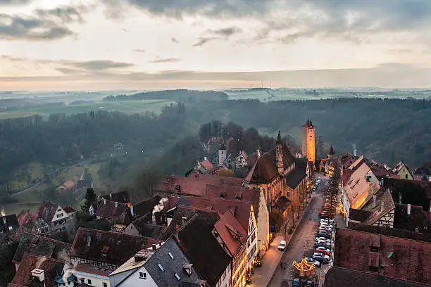 The lovely town of Rothenburg ob der Tauber was founded in the tenth century on a hill overlooking the river Tauber. During World War II, was saved from total destruction thanks to the American military authorities who, knowing the beauty of the historic village, wanted to save it. After the war, the residents quickly repaired the bombing damage and today we can admire a well-preserved medieval walled village. The city is a popular tourist destination of Bavaria, on the Romantische Straße, the Romantic Road, visited every year by millions of people.