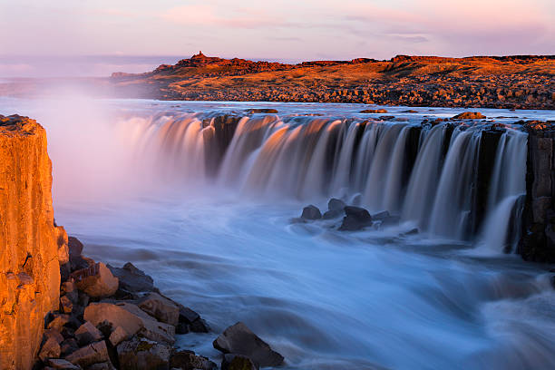 Cachoeira, Islândia - foto de acervo