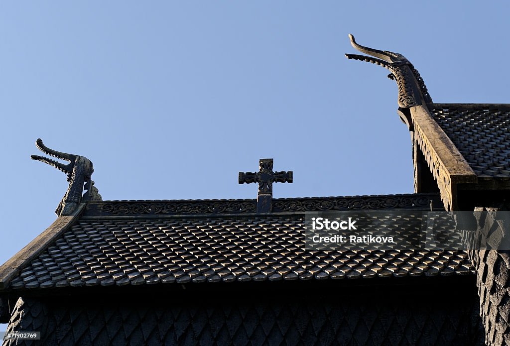 Chiesa di legno in Norvegia. - Foto stock royalty-free di A forma di croce