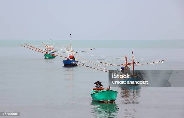 Photo libre de droit de Fisherboats À Koh Samui banque d'images et plus d'images libres de droit de Asie - Asie, Ciel, Eau