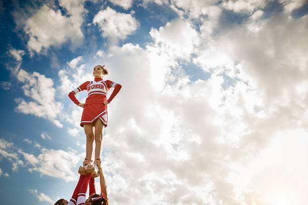 cheerleadear na sukces - cheerleader zdjęcia i obrazy z banku zdjęć