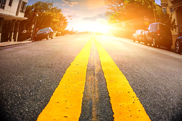 istock Empty road of a residental district in San Francisco 471905983