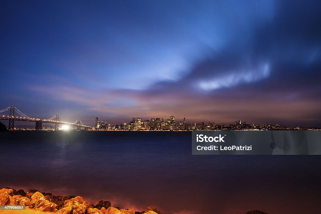 Crepúsculo em San Francisco - Foto de stock de Alto - Descrição Geral royalty-free