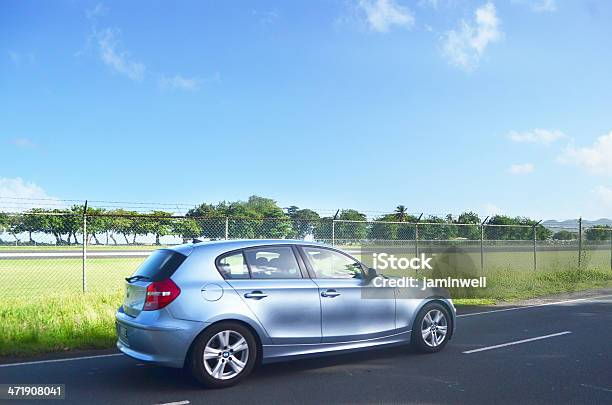 Bmw Hatchback Obniżaniu Highway - zdjęcia stockowe i więcej obrazów BMW - BMW, Castries, Droga publiczna