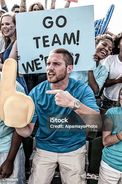 팬수 응원함 자신의 팀을 응원함에 대한 스톡 사진 및 기타 이미지 - 응원함, 포스터, 미식 축구
