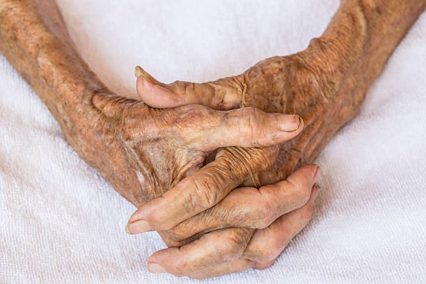 istock Hands of the old woman. 471909966