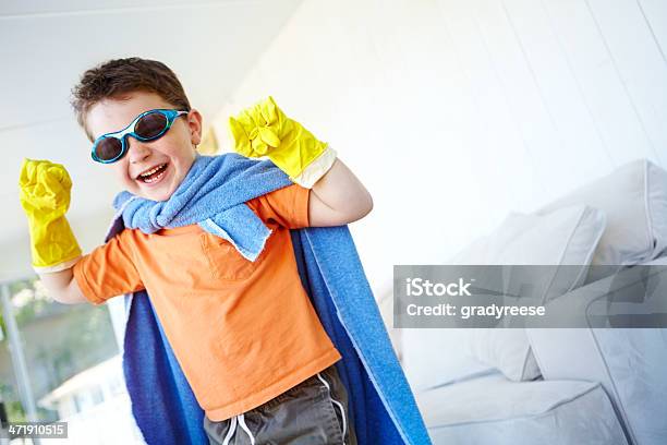 Hero Da Casa - Fotografias de stock e mais imagens de 6-7 Anos - 6-7 Anos, Alegria, Azul